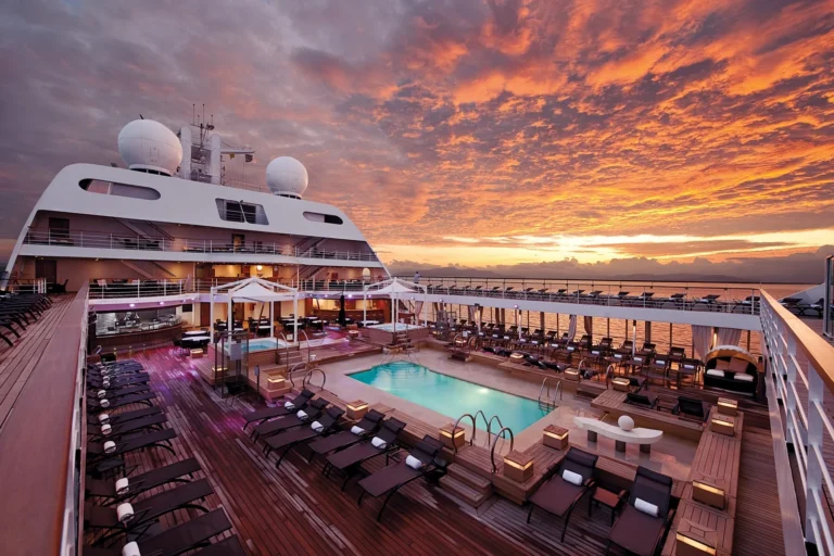 Best Luxury Cruise Options: 2026 Architectural & Service Guide