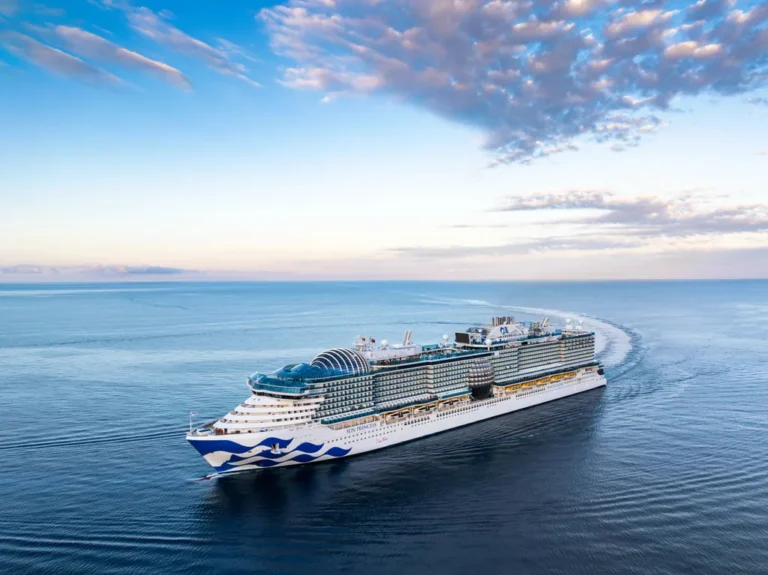 Top American Cruise Routes: A Definitive Strategic Analysis (2026)